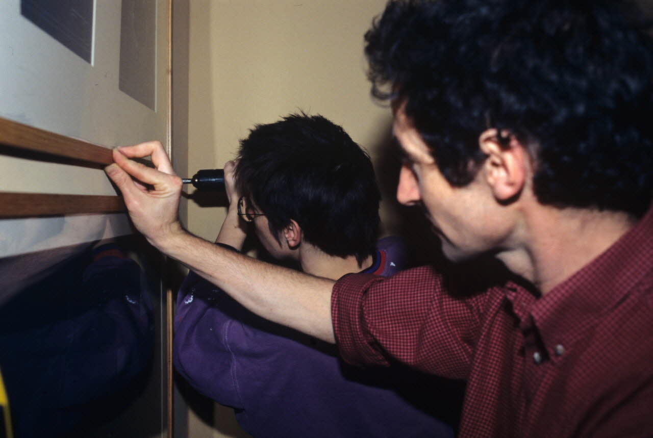 Danièle Adam ; Hervé Jézéquel photographie MNATP. Exposition. Musiciens des rues de Paris (18 novembre 1997 - 27 avril 1998) Ile-de-France, France 1997/10/27 Ph.2007.00.9.29 Photo