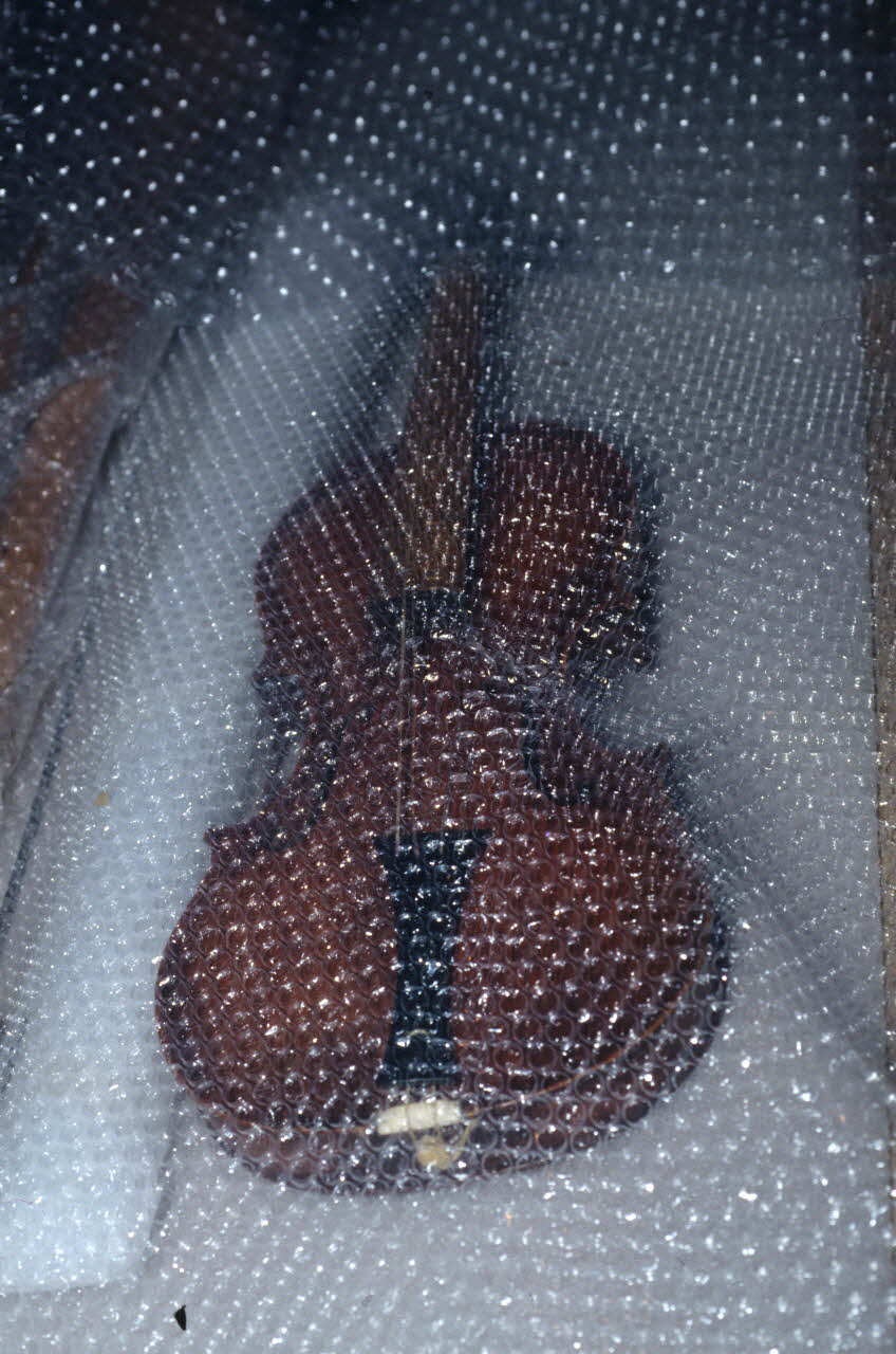 Danièle Adam ; Hervé Jézéquel photographie MNATP. Exposition. Musiciens des rues de Paris (18 novembre 1997 - 27 avril 1998) Ile-de-France, France 1997/10/27 Ph.2007.00.9.73 Photo