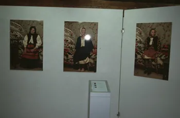 Jean Cuisenier photographie Exposition et enquête de Jean Cuisenier au Musée de Bad Windsheim en Allemagne (du 13 au 16 mai 2004) Bavière, Allemagne 2004/5/13 Ph.2007.11.19 Photo