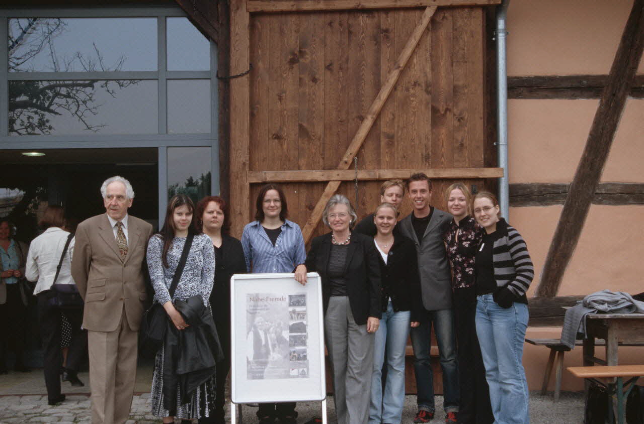 Anonyme photographie Exposition et enquête de Jean Cuisenier au Musée de Bad Windsheim en Allemagne (du 13 au 16 mai 2004) Bavière, Allemagne 2004/5/13 Ph.2007.11.23 Photo