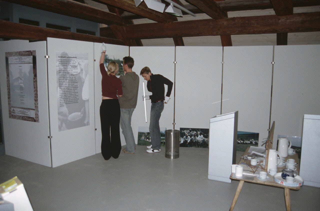 Jean Cuisenier photographie Exposition et enquête de Jean Cuisenier au Musée de Bad Windsheim en Allemagne (du 13 au 16 mai 2004) Bavière, Allemagne 2004/5/13 Ph.2007.11.25 Photo