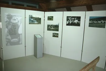 Jean Cuisenier photographie Exposition et enquête de Jean Cuisenier au Musée de Bad Windsheim en Allemagne (du 13 au 16 mai 2004) Bavière, Allemagne 2004/5/13 Ph.2007.11.6 Photo