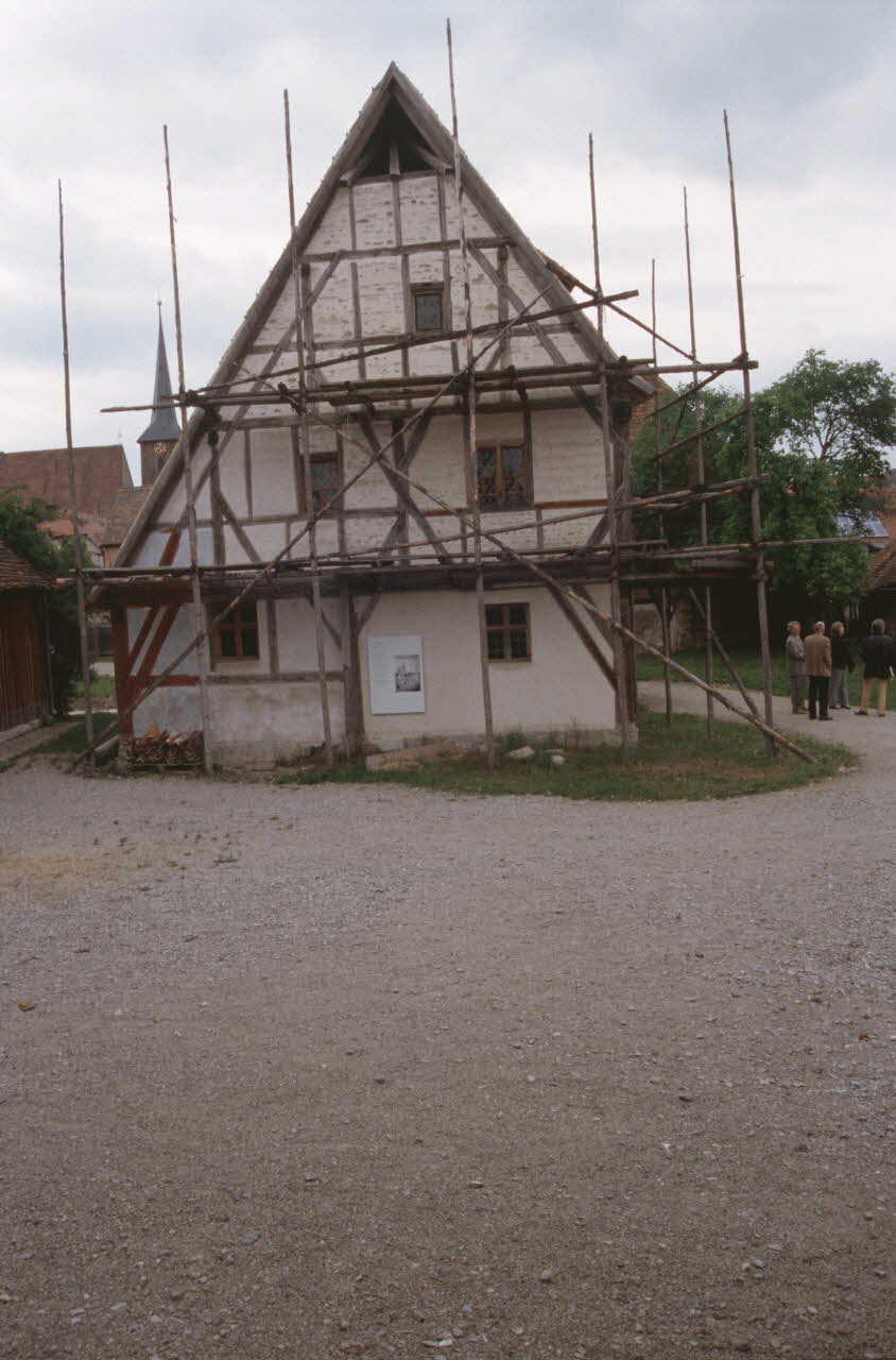 Jean Cuisenier photographie Exposition et enquête de Jean Cuisenier au Musée de Bad Windsheim en Allemagne (du 13 au 16 mai 2004) Bavière, Allemagne 2004/5/13 Ph.2007.12.34 Photo