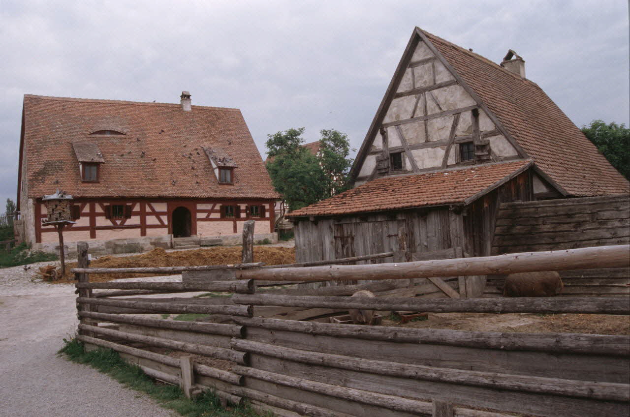 Jean Cuisenier photographie Exposition et enquête de Jean Cuisenier au Musée de Bad Windsheim en Allemagne (du 13 au 16 mai 2004) Bavière, Allemagne 2004/5/13 Ph.2007.12.4 Photo