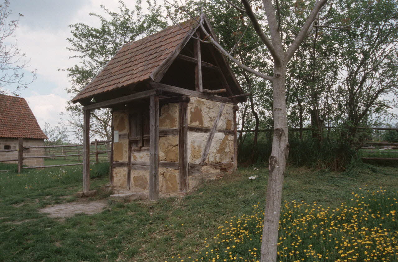 Jean Cuisenier photographie Exposition et enquête de Jean Cuisenier au Musée de Bad Windsheim en Allemagne (du 13 au 16 mai 2004) Bavière, Allemagne 2004/5/13 Ph.2007.13.14 Photo