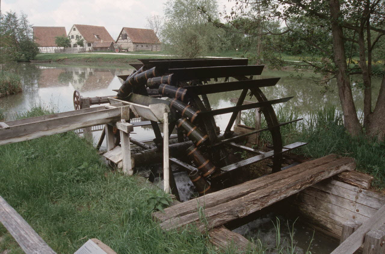 Jean Cuisenier photographie Exposition et enquête de Jean Cuisenier au Musée de Bad Windsheim en Allemagne (du 13 au 16 mai 2004) Bavière, Allemagne 2004/5/13 Ph.2007.13.18 Photo