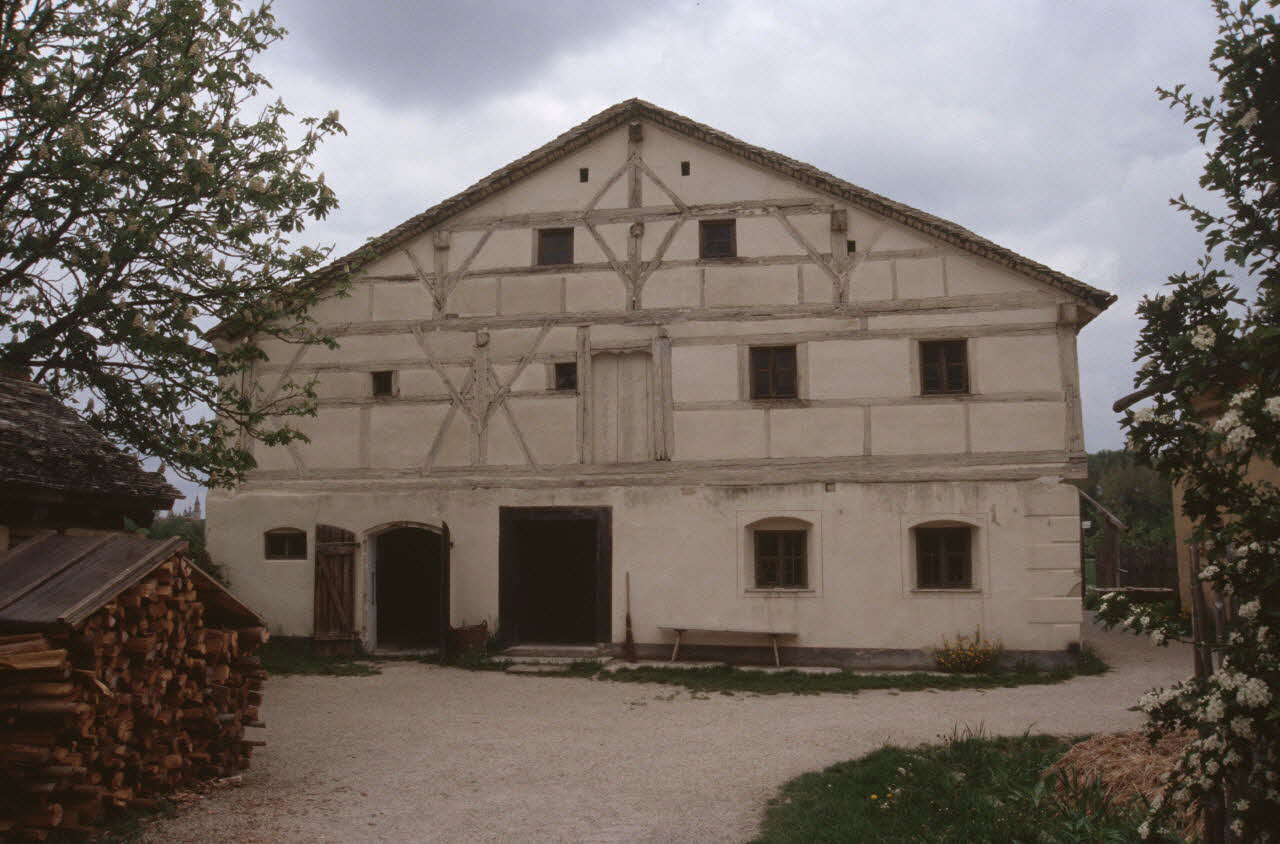 Jean Cuisenier photographie Exposition et enquête de Jean Cuisenier au Musée de Bad Windsheim en Allemagne (du 13 au 16 mai 2004) Bavière, Allemagne 2004/5/13 Ph.2007.13.22 Photo