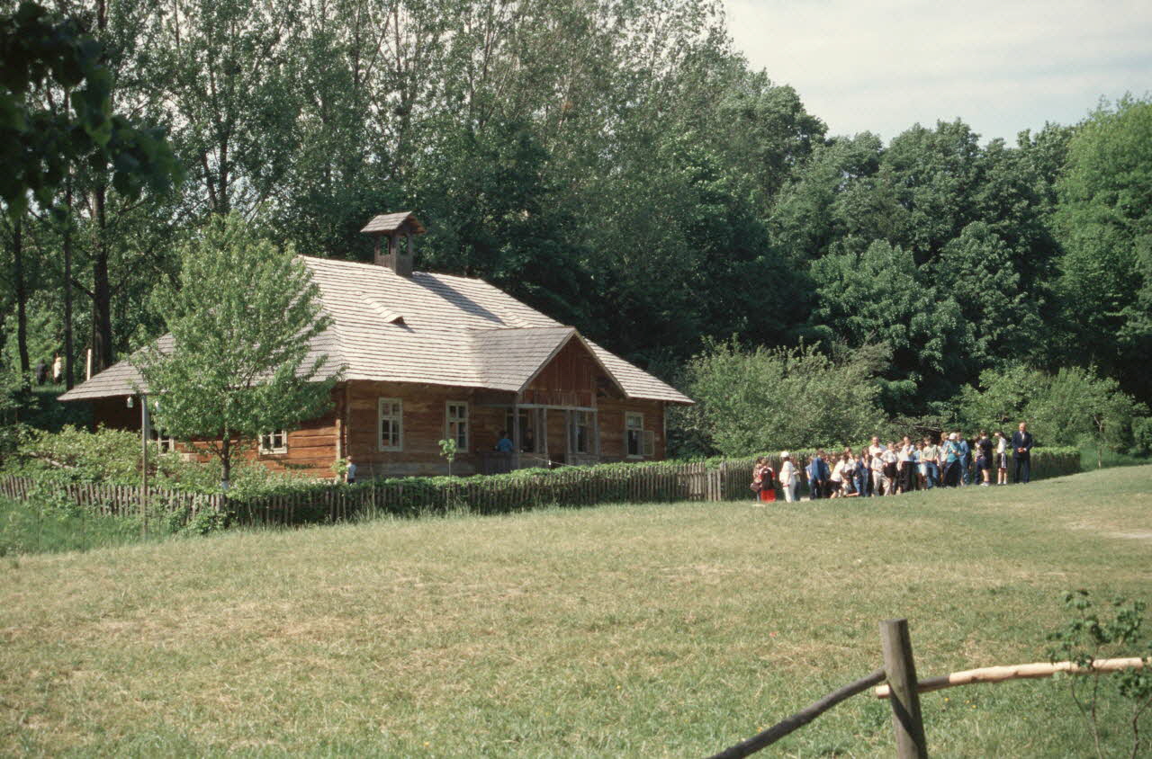 Jean Cuisenier photographie Enquête conduite par Jean Cuisenier en Ukraine (mai 2002) Lviv, Ukraine 2002/5/11 Ph.2007.2.42 Photo