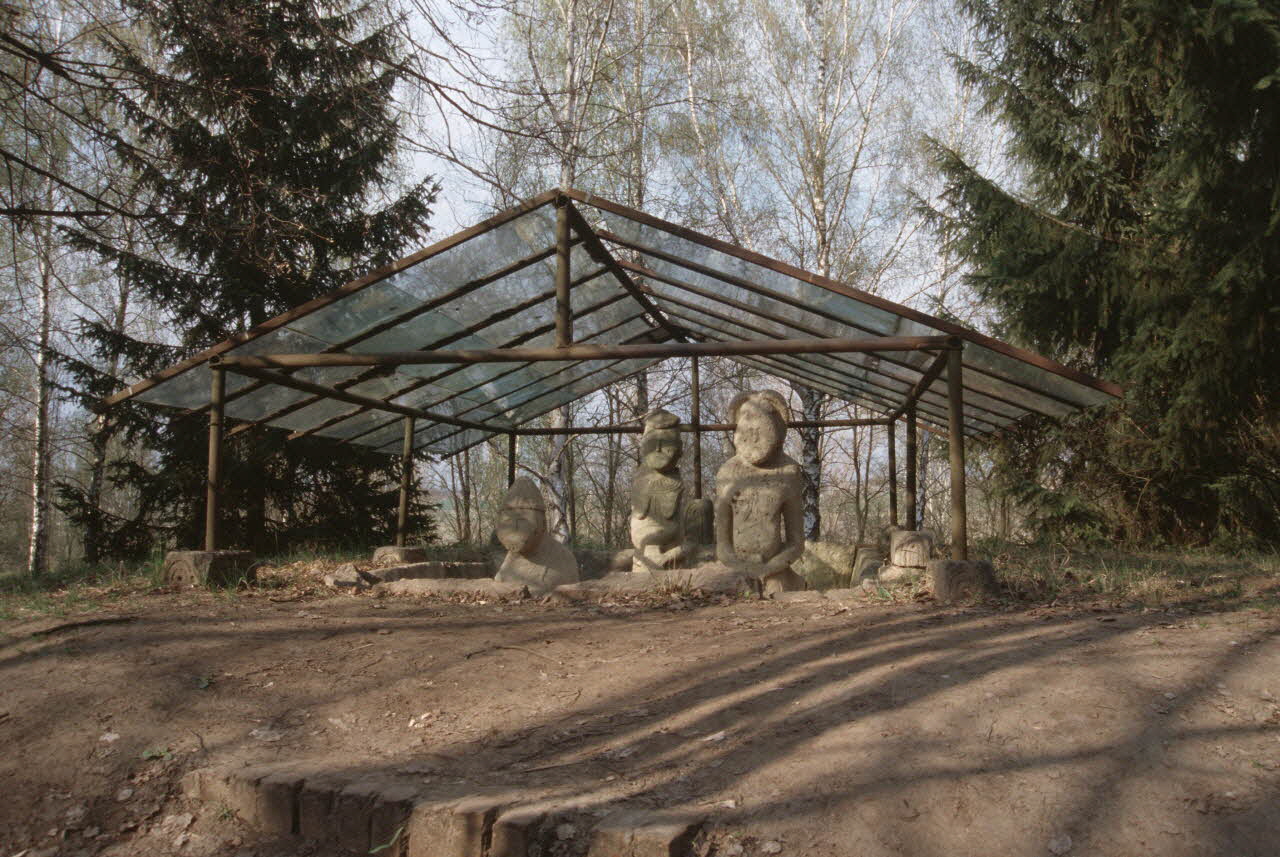 Jean Cuisenier photographie Enquête conduite par Jean Cuisenier en Ukraine (mai 2004) Khmelnitski, Ukraine 2004/5/21 Ph.2007.3.12 Photo