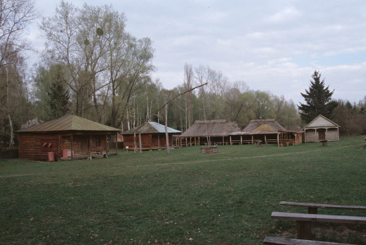 Jean Cuisenier photographie Enquête conduite par Jean Cuisenier en Ukraine (mai 2004) Khmelnitski, Ukraine 2004/5/21 Ph.2007.3.34 Photo
