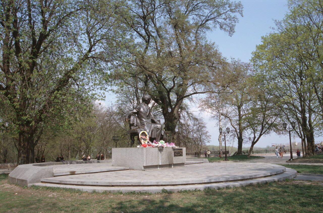 Jean Cuisenier photographie Enquête conduite par Jean Cuisenier en Ukraine (mai 2004) Tchernihiv, Ukraine 2004/5/21 Ph.2007.3.61 Photo