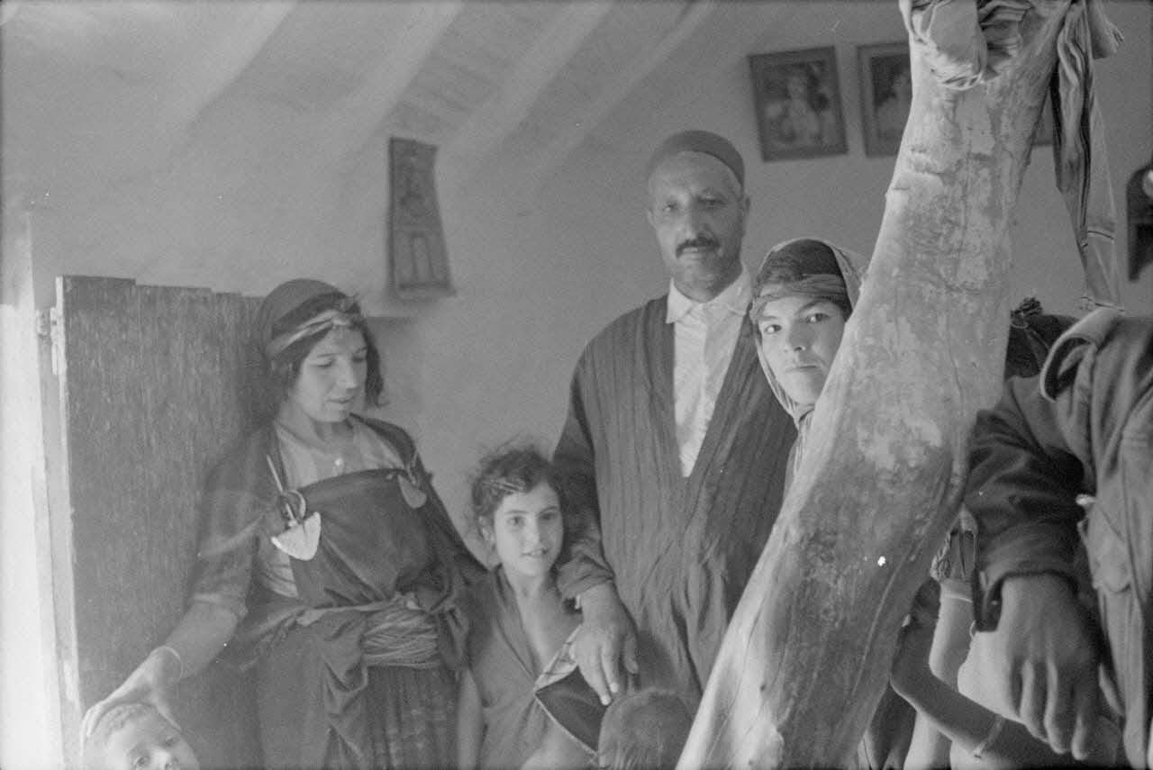 Jean-Pierre Martinon ; C. Martinon photographie Enquête conduite par Jean Cuisenier, Jean-Pierre Martinon et C. Martinon en Tunisie (juillet et août 1969) Gouvernorat de ?, Tunisie 1969/7/1-1969/8/1 Ph.2007.34.25 Photo Mucem / Jean-Pierre Martinon, Martinon, C.
