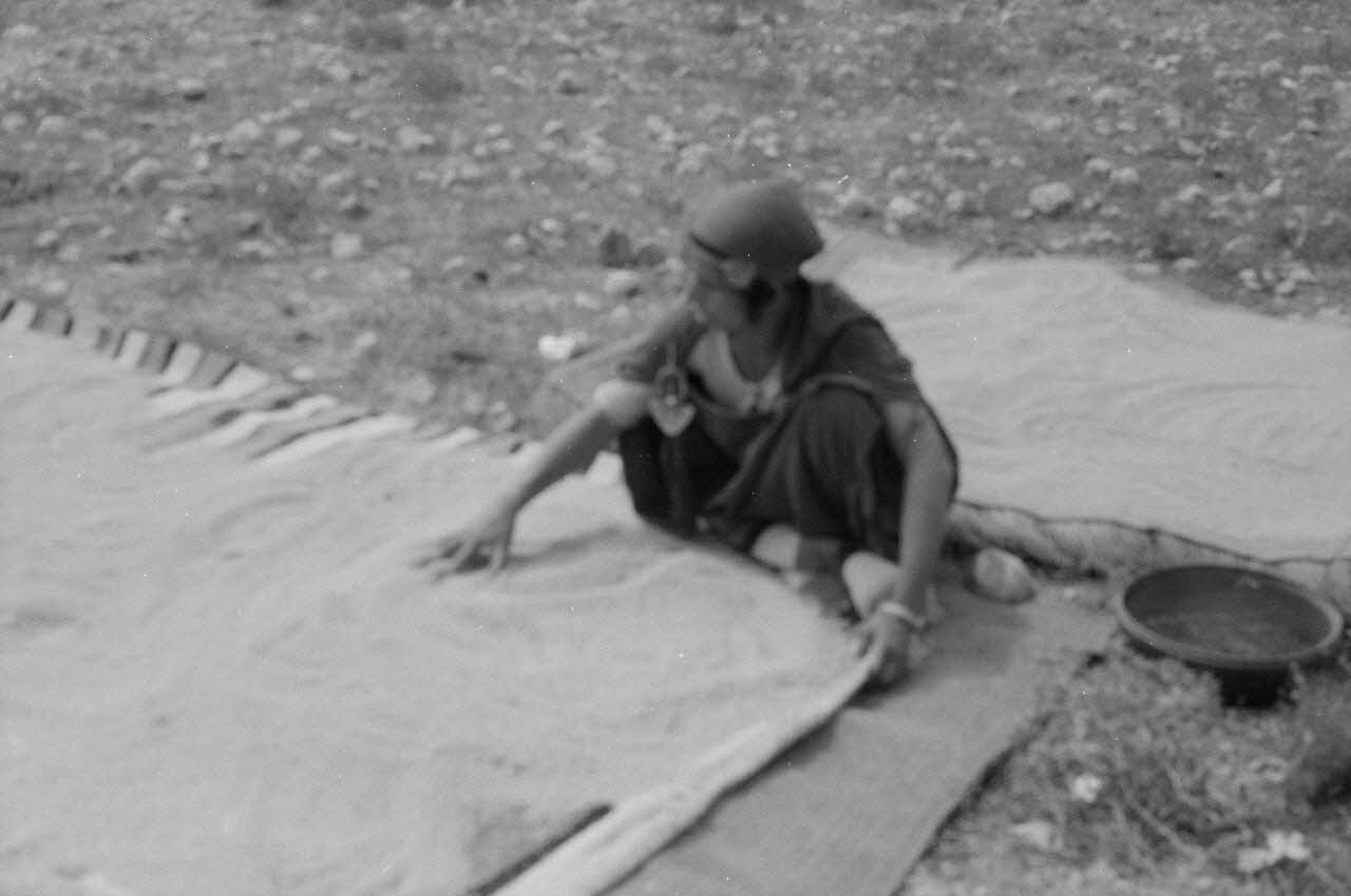 Jean-Pierre Martinon ; C. Martinon photographie Enquête conduite par Jean Cuisenier, Jean-Pierre Martinon et C. Martinon en Tunisie (juillet et août 1969) Gouvernorat de ?, Tunisie 1969/7/1-1969/8/1 Ph.2007.41.42 Photo Mucem / Jean-Pierre Martinon, Martinon, C.