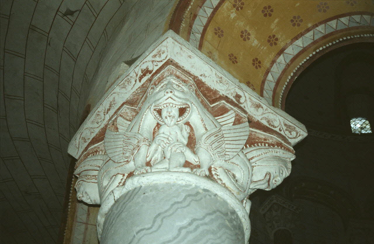 Jean Cuisenier photographie Enquête conduite par Jean Cuisenier à la collégiale Saint-Pierre de Chauvigny dans la Vienne (septembre 1994) Poitou-Charentes, France 1994/9/1 Ph.2007.9.4 Photo