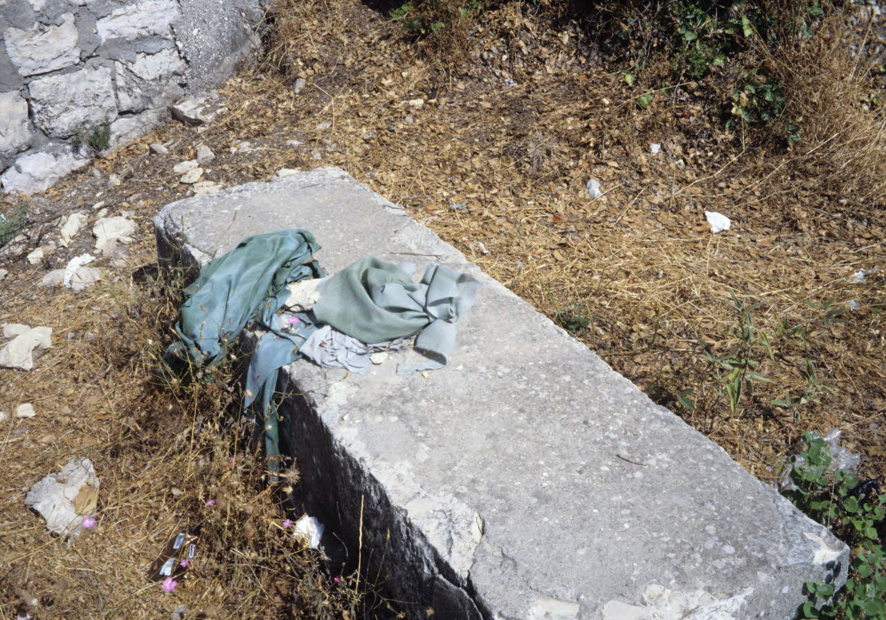 photographie Cimetière de Sour. Tissu votif Ph.2008.2.39 Photo