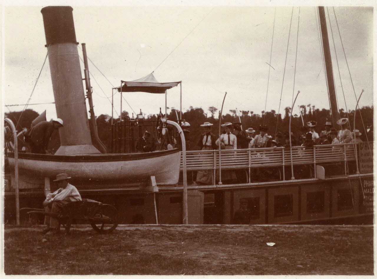 photographie [Passagers sur un bateau] Ph.2011.00.18.15 Photo