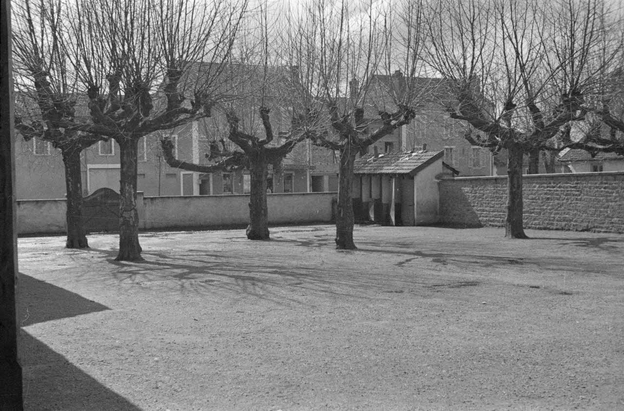 Guy Pison photographie MNATP. Enquête à Romenay Bourgogne, France 1937/3/19 Ph.1937.208 Photo