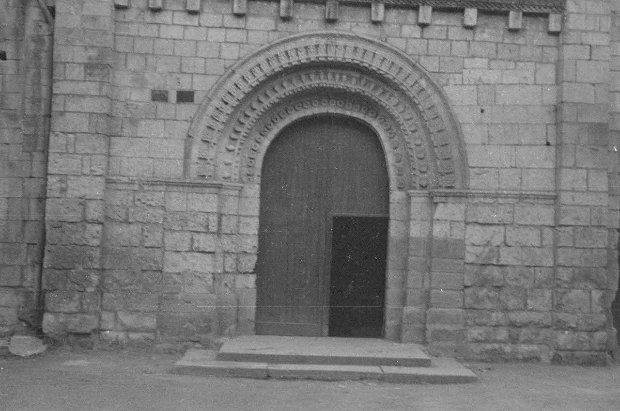 Heinz Lehmann photographie Portail de l'église Centre, France 1936/5/30 Ph.1936.151 Photo
