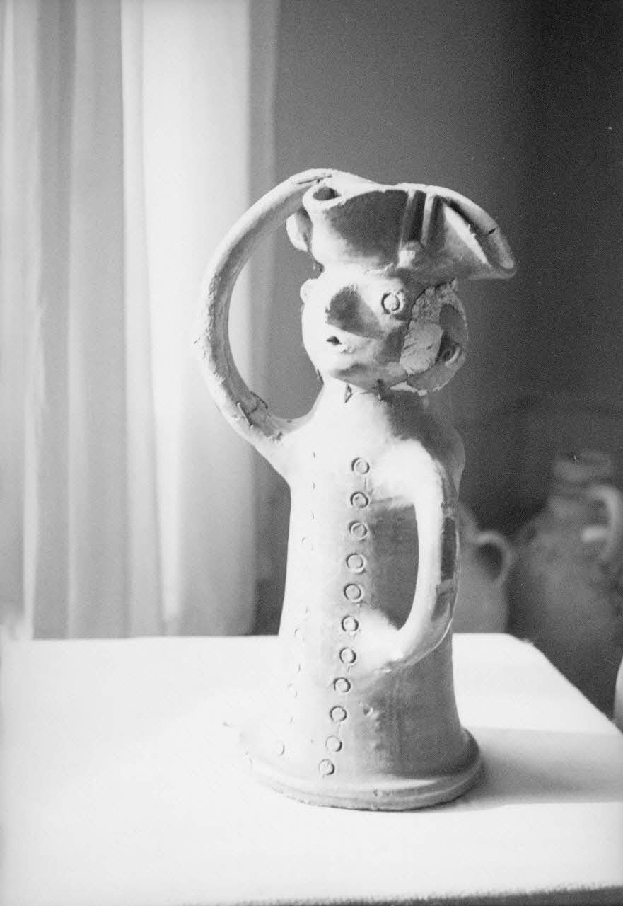 Guy Pison photographie MNATP. Exposition. Potiers et imagiers de France (décembre 1937 - janvier 1938) ; Paris : Musée des arts décoratifs Ile-de-France, France 1937/10/30 Ph.1937.2740 Photo