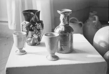 Guy Pison photographie MNATP. Exposition. Potiers et imagiers de France (décembre 1937 - janvier 1938) ; Paris : Musée des arts décoratifs Ile-de-France, France 1937/10/30 Ph.1937.2747 Photo