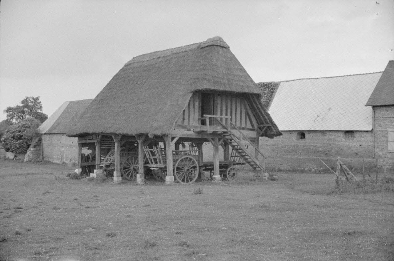 Heinz Lehmann photographie Charretterie près du château Haute-Normandie, France 1936/6/25 Ph.1936.517 Photo