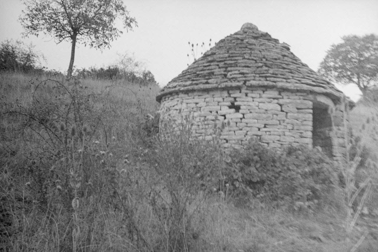Duchemin photographie Cadole en pierres sèches Bourgogne, France 1937/9/6 Ph.1937.2934 Photo