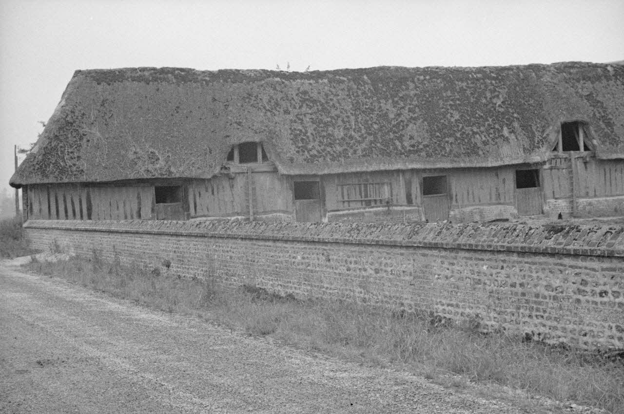 Heinz Lehmann photographie Grange vue du G.C.5. Direction Ouest-Nord-Ouest Haute-Normandie, France 1936/6/26 Ph.1936.574 Photo