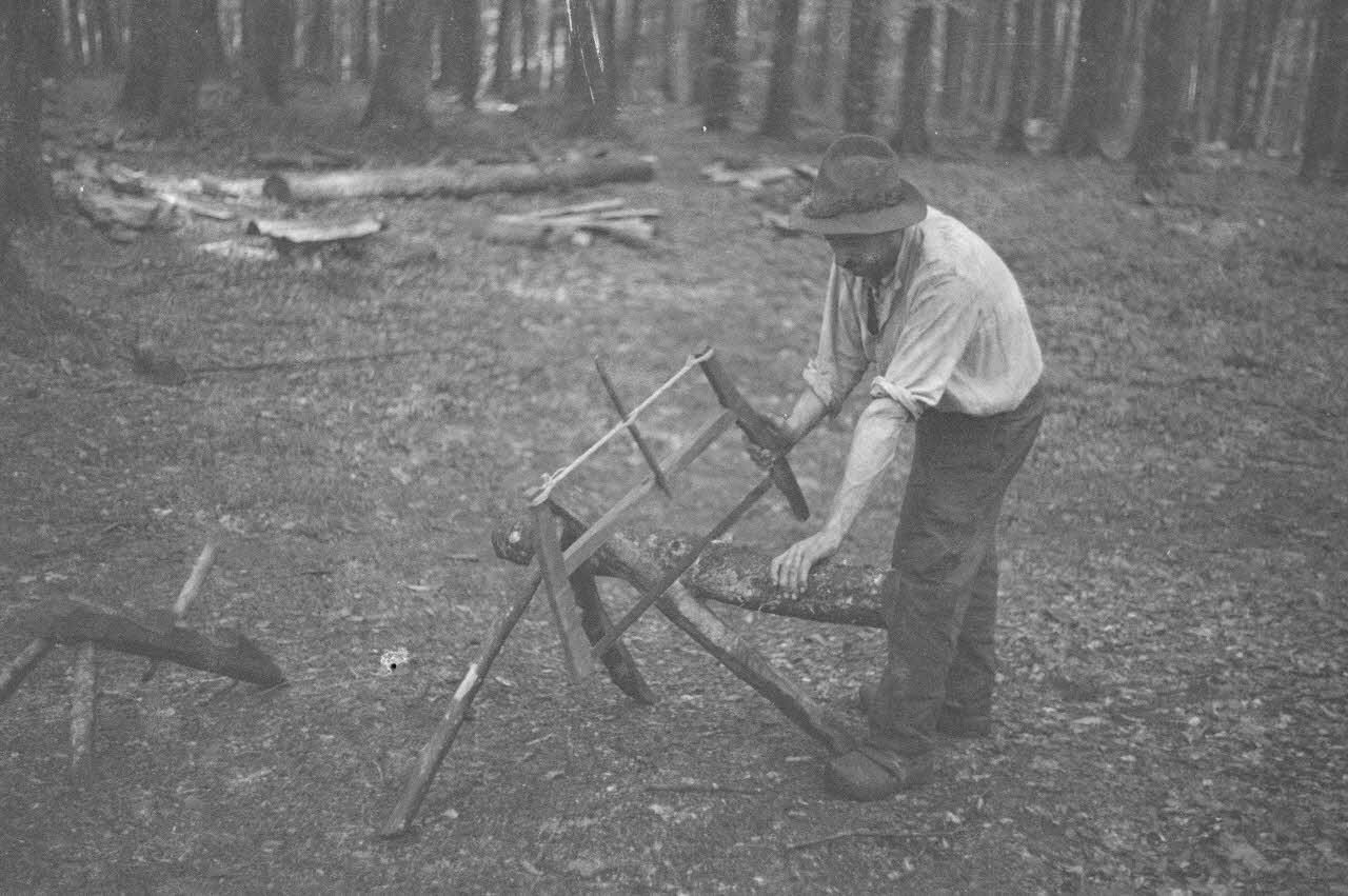 Heinz Lehmann photographie Charbonnier : Monsieur Vieubled Haute-Normandie, France 1936/6/29 Ph.1936.725 Photo
