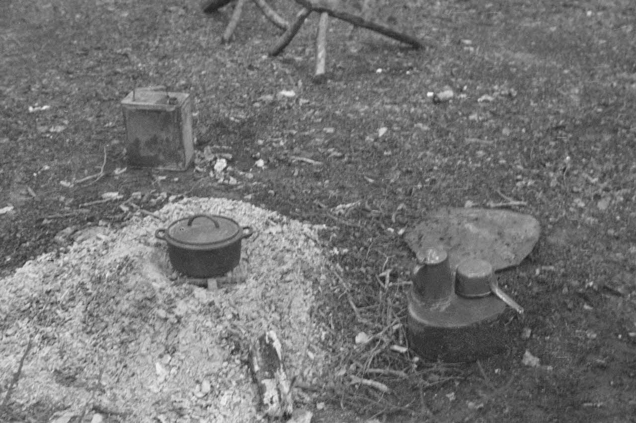 Heinz Lehmann photographie Chez un charbonnier. Marmite Haute-Normandie, France 1936/6/29 Ph.1936.742 Photo