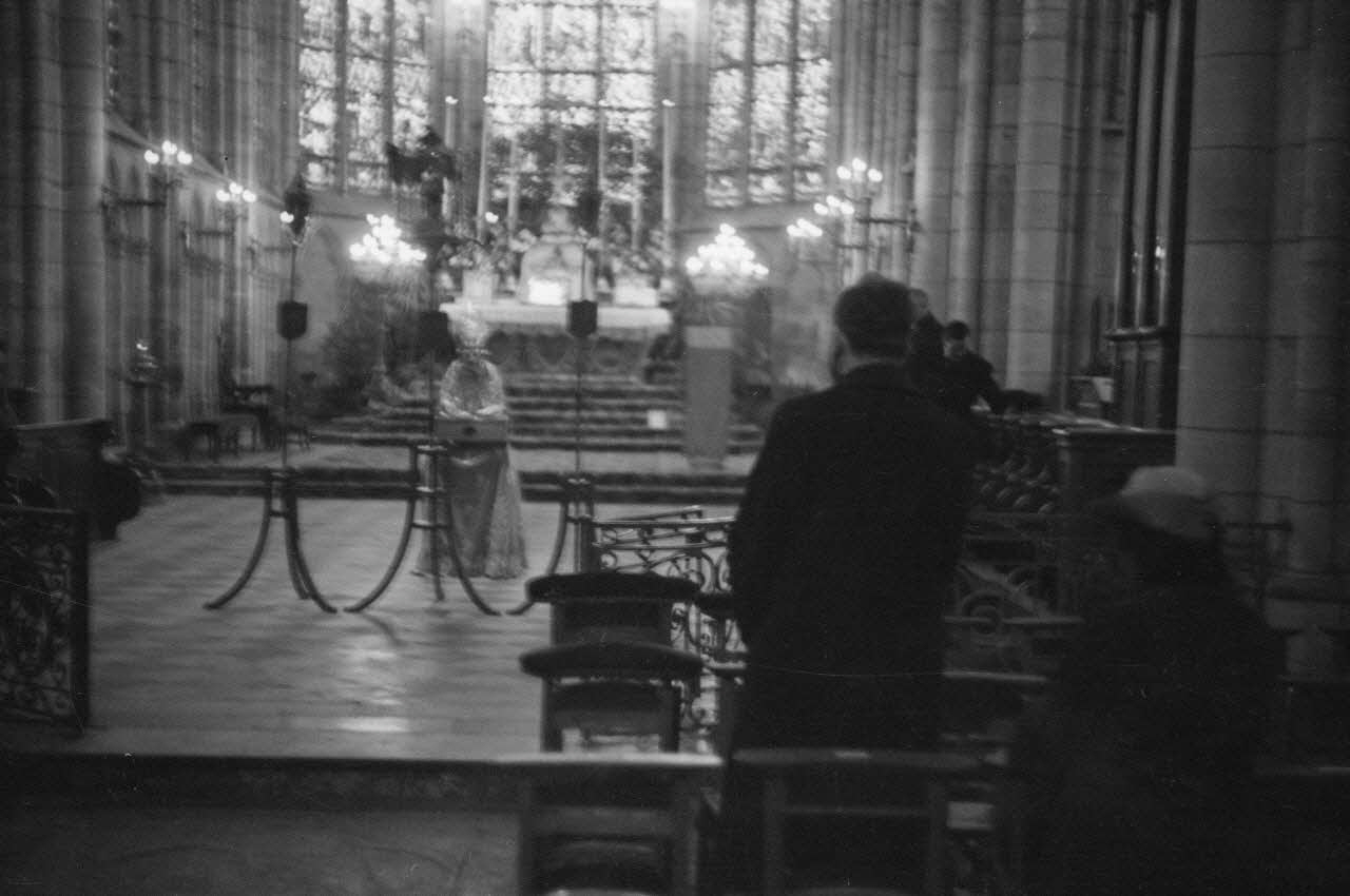 Heinz Lehmann photographie Messe de saint Eloi à l'église Saint-Loup Champagne-Ardenne, France 1936/12/7 Ph.1936.1077 Photo