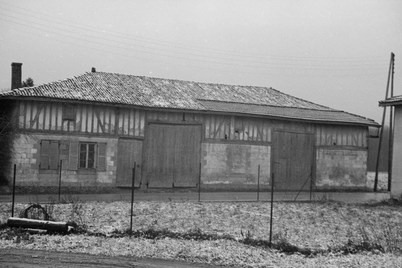 Heinz Lehmann photographie Ferme. Direction Sud-Ouest Champagne-Ardenne, France 1936/12/7 Ph.1936.1089 Photo