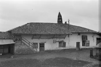 Guy Pison photographie [Grange Rodet. Façade de la ferme] Rhône-Alpes, France 1937/3/20 Ph.2009.00.8.14 Photo