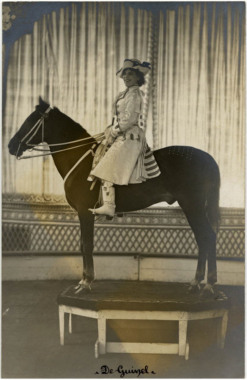 photographie Album n°10 du fonds Soury Sou.10.2.2 Photo