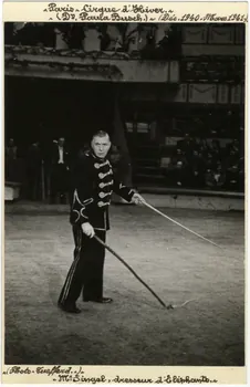 François Tuefferd photographie Album n°12 du fonds Soury Ile-de-France, France 1940/12/01 Sou.12.37.1 Photo Mucem / François Tuefferd
