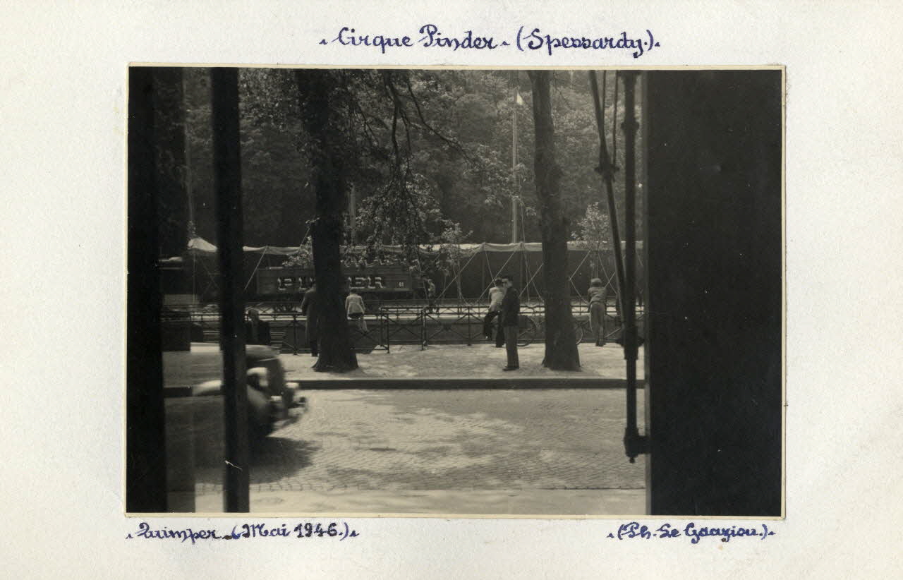 Alain Le Goaziou photographie Album n°5 du fonds Soury Bretagne, France 1946/05/01 Sou.5.74.2 Photo