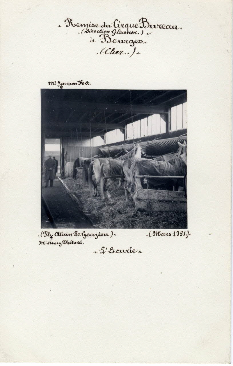 Alain Le Goaziou photographie Album n°8 du fonds Soury Centre, France 1951/03/01 Sou.8.10.1 Photo