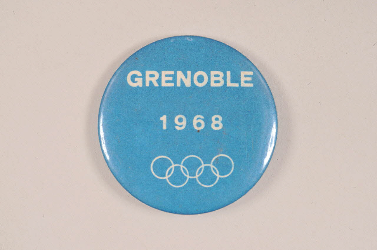 badge 2001.69.15.305 Photo