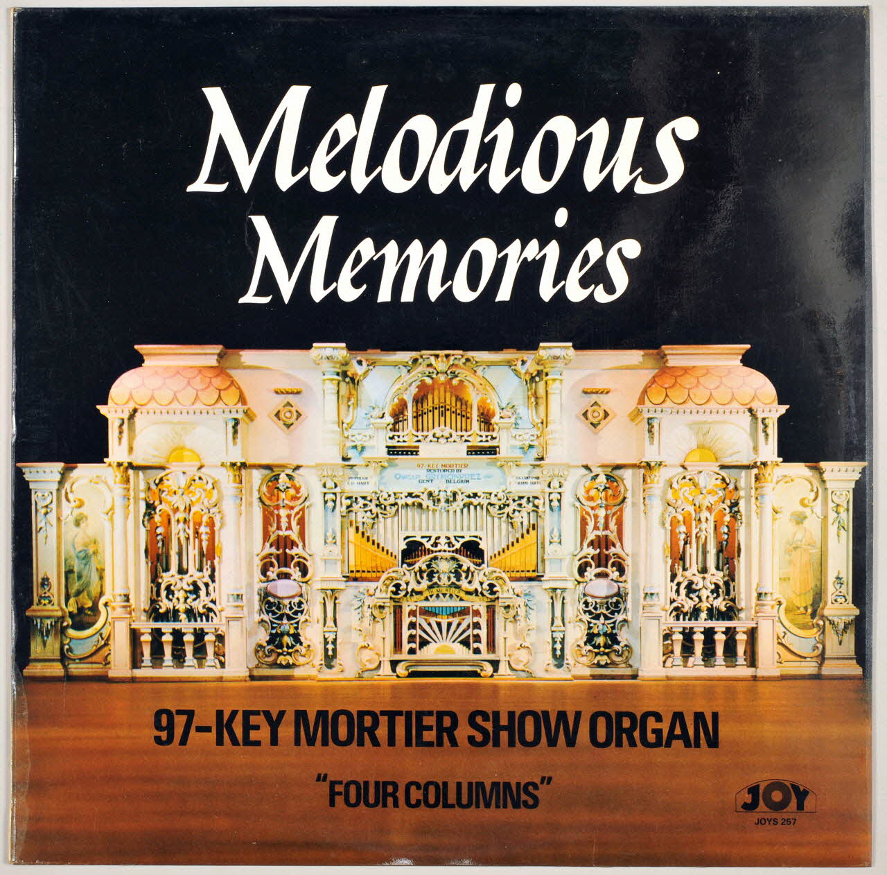 Al Jolson ; Rose ; Gus Kahn ; Meacham ; Gilbert ; Galt Macdermot ; Johann Strauss ; L. Wolfe ; Fisher ; Rado ; Young ; Dan Russo ; Franz Lehar ; Albeniz ; Goodwin ; John Snyder ; Maison Lewis ; Ragni ; M.N. Balfe ; J Robinson ; Emmerick Kalman ; I Berlin ; Ernie Erdman ; Davis ; Shay ; W.V. Wallace ; Julius Fuçik ; Conrad ; Simons ; A. Breu ; Davis-Akst ; Chas. Henderson ; H. Ruby ; Joy Records disque 33 tours Avalon 1973 MUS2002.9.36 Photo