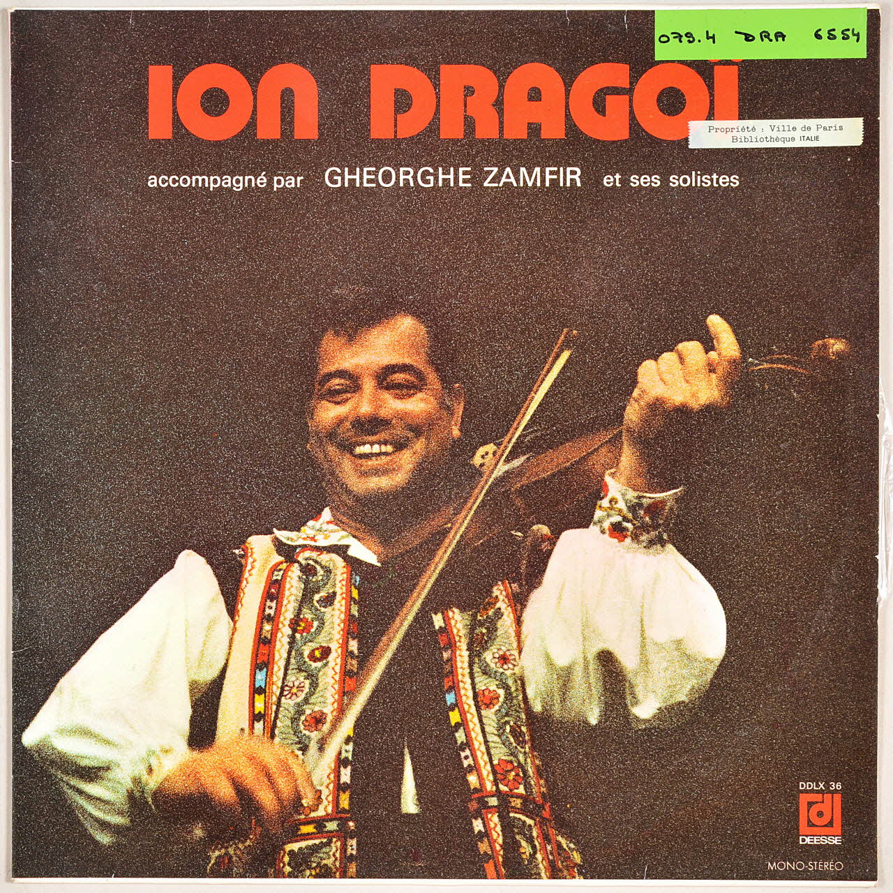 Ion Dragoî ; Gheorghe Zamfir ; Roger Roche ; Déesse; ; CBS Disques disque 33 tours Sîrba de la Izvoare 1973 MUS2011.3.121.1-2 Photo