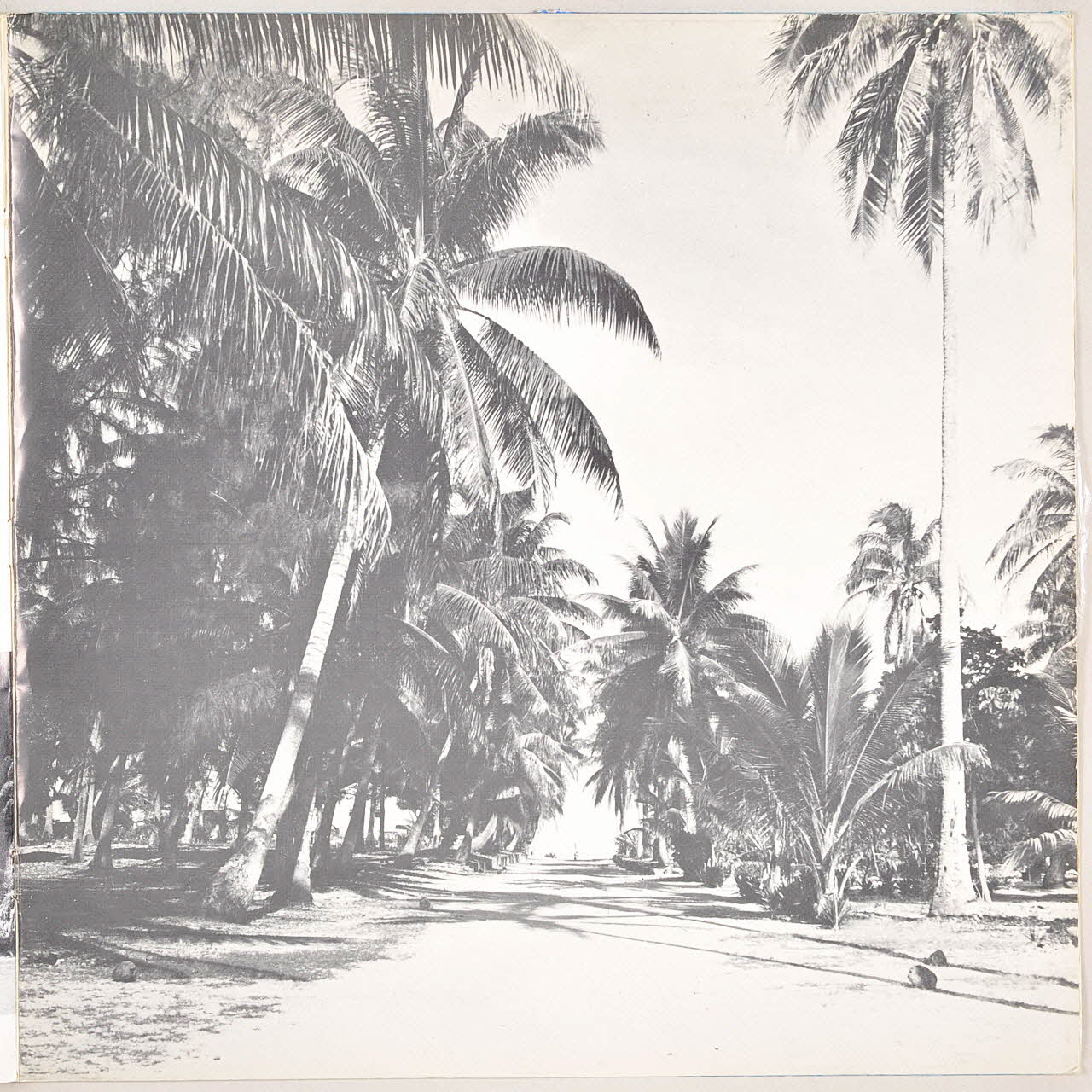Tahiahu'iupoko ; Karoro Gilmore ; Ma'ieua ; Bernard Surugues ; Selaf / Orstom disque 33 tours Clarinette idioglotte (pu hakahau) 1979 MUS2011.3.67.1-2 Photo