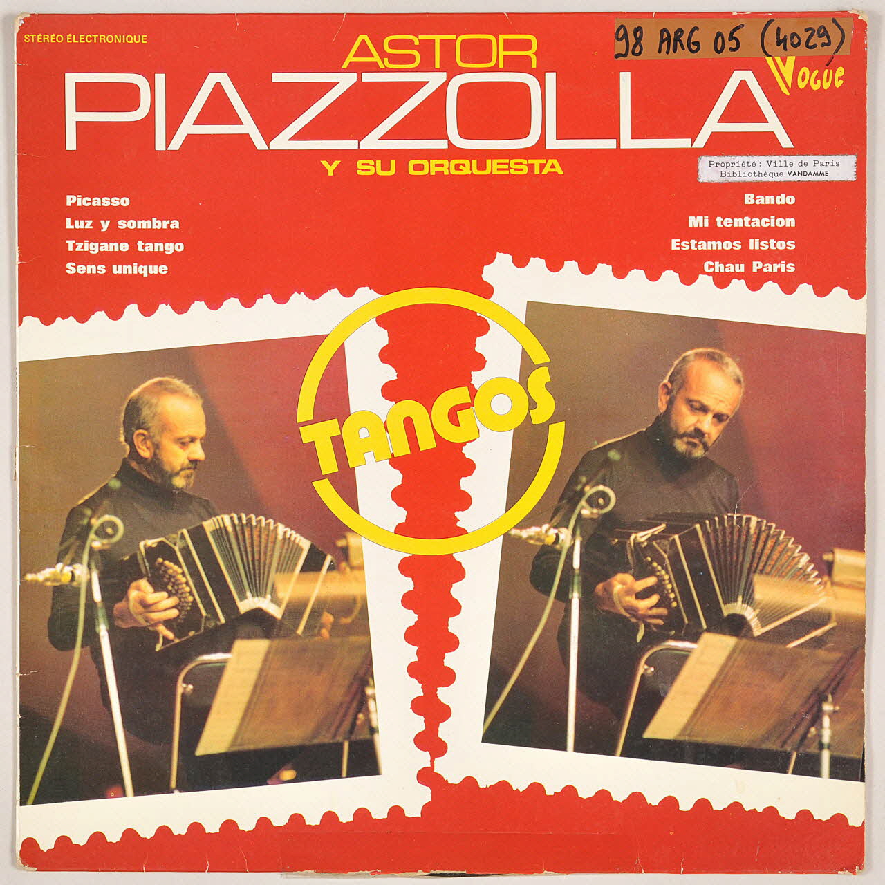 Ramon Chiloë ; Astor Piazzola ; José Moranez ; Angelo Burli ; Disques Vogue disque 33 tours Sens unique France 1975 MUS2011.3.7.1-2 Photo