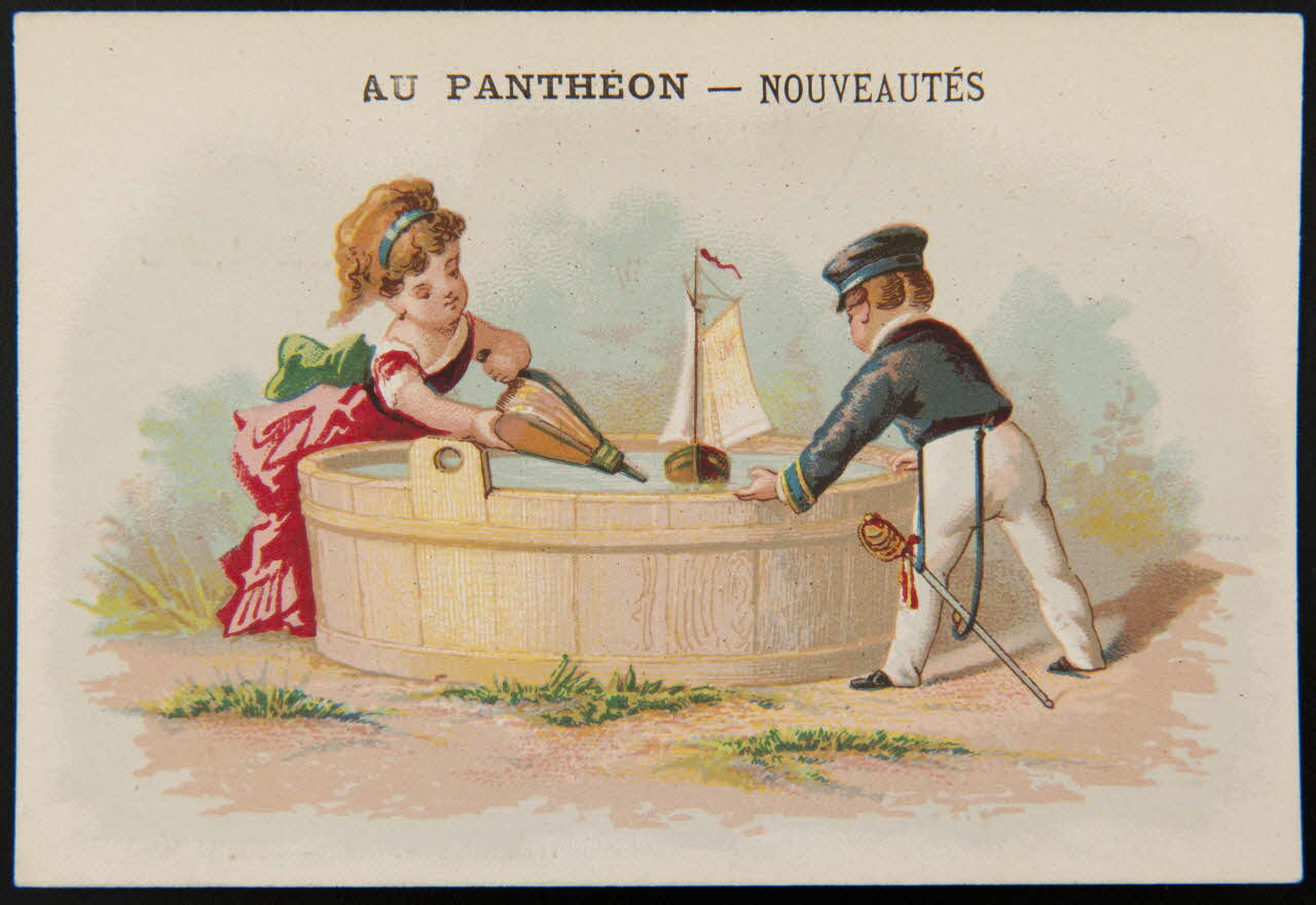 carte réclame Enfants jouant avec un petit bateau à voiles 1974.50.457 Photo Mucem