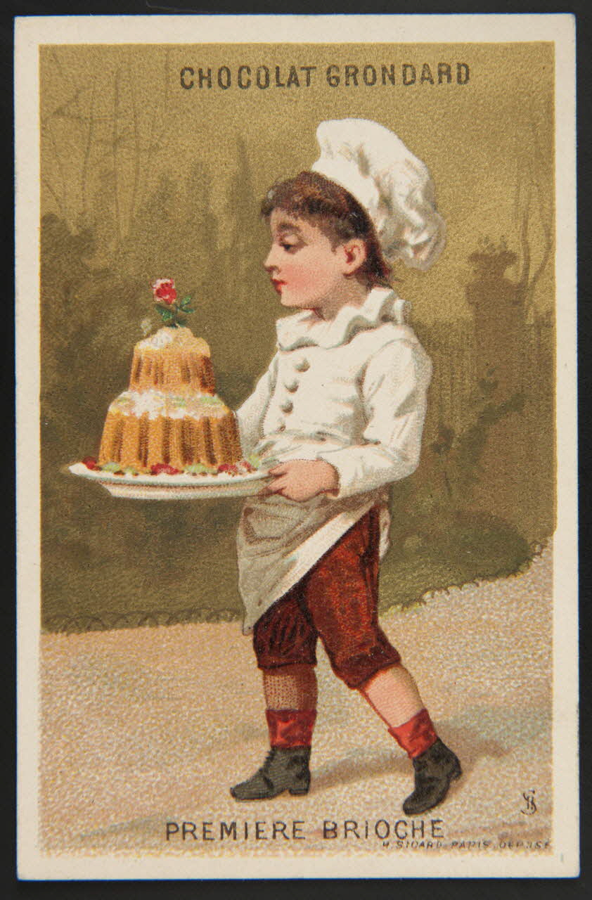 carte réclame Un jeune cuisinier apporte un gâteau 1974.50.693 Photo Mucem