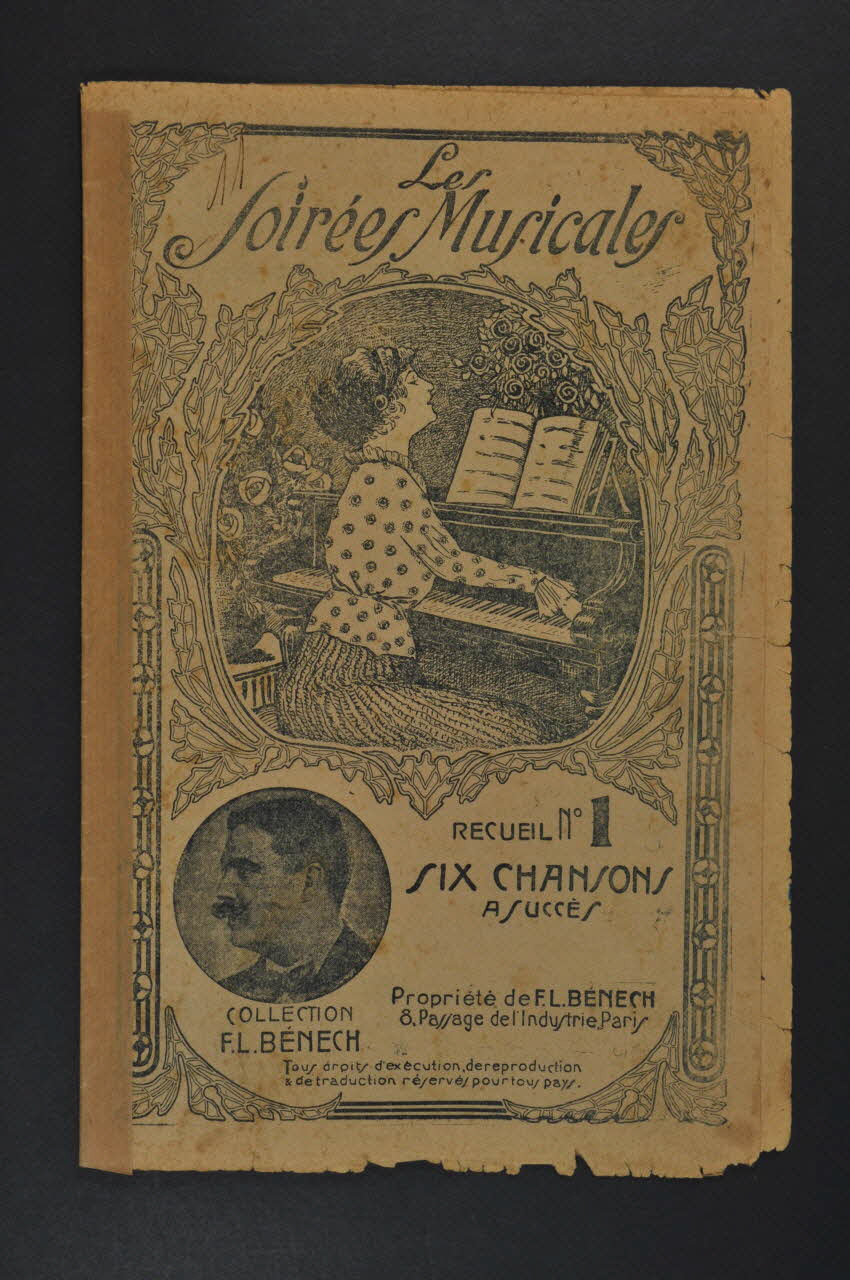 Ernest Dumont ; Ferdinand Louis Bénech ; Louis Izoird ; Charles Cluny chanson petit format Île-de-France, France 1910 1966.139.37 Photo Mucem