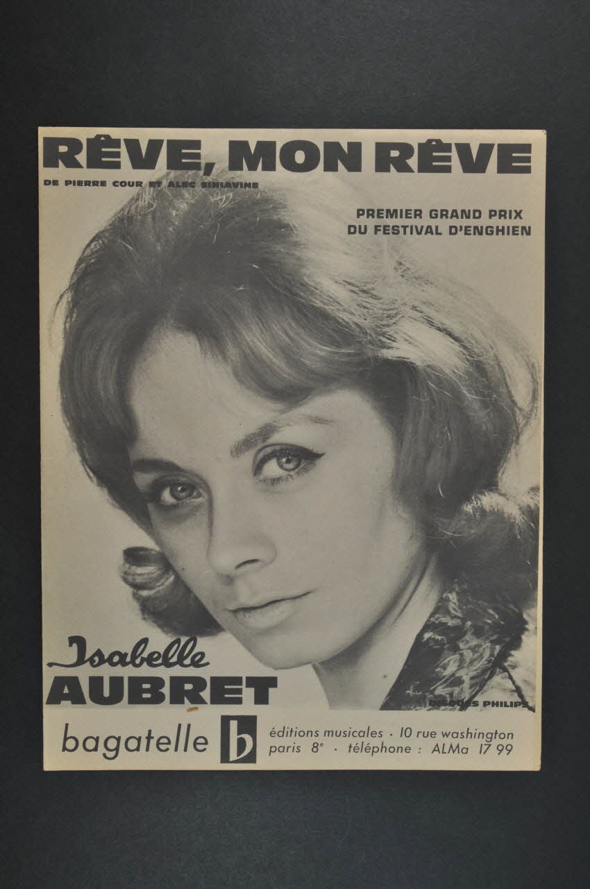 Pierre Cour ; Alec Siniavine ; Isabelle Aubret ; Bagatelle; chanson petit format 1961 1966.154.4 Photo Mucem