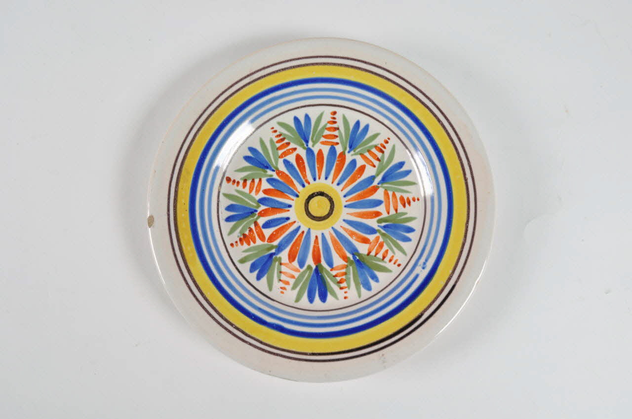 assiette plate 1900.5.10 Photo Mucem