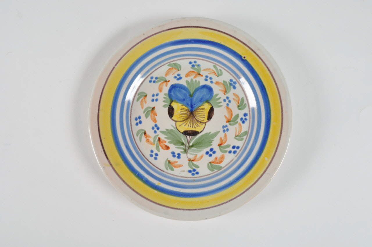 assiette plate 1900.5.16 Photo Mucem