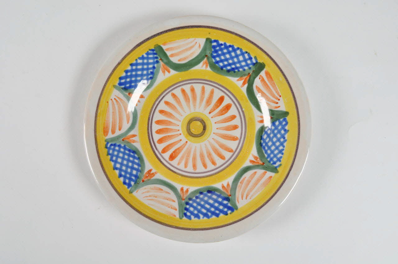assiette plate 1900.5.6 Photo Mucem