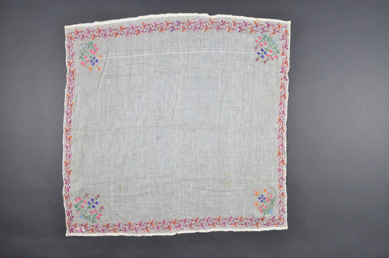 CARRE DE TISSU DMH1964.78.907 Photo Mucem