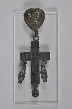 croix-pendentif 1901.1.71.1-2 Photo Mucem